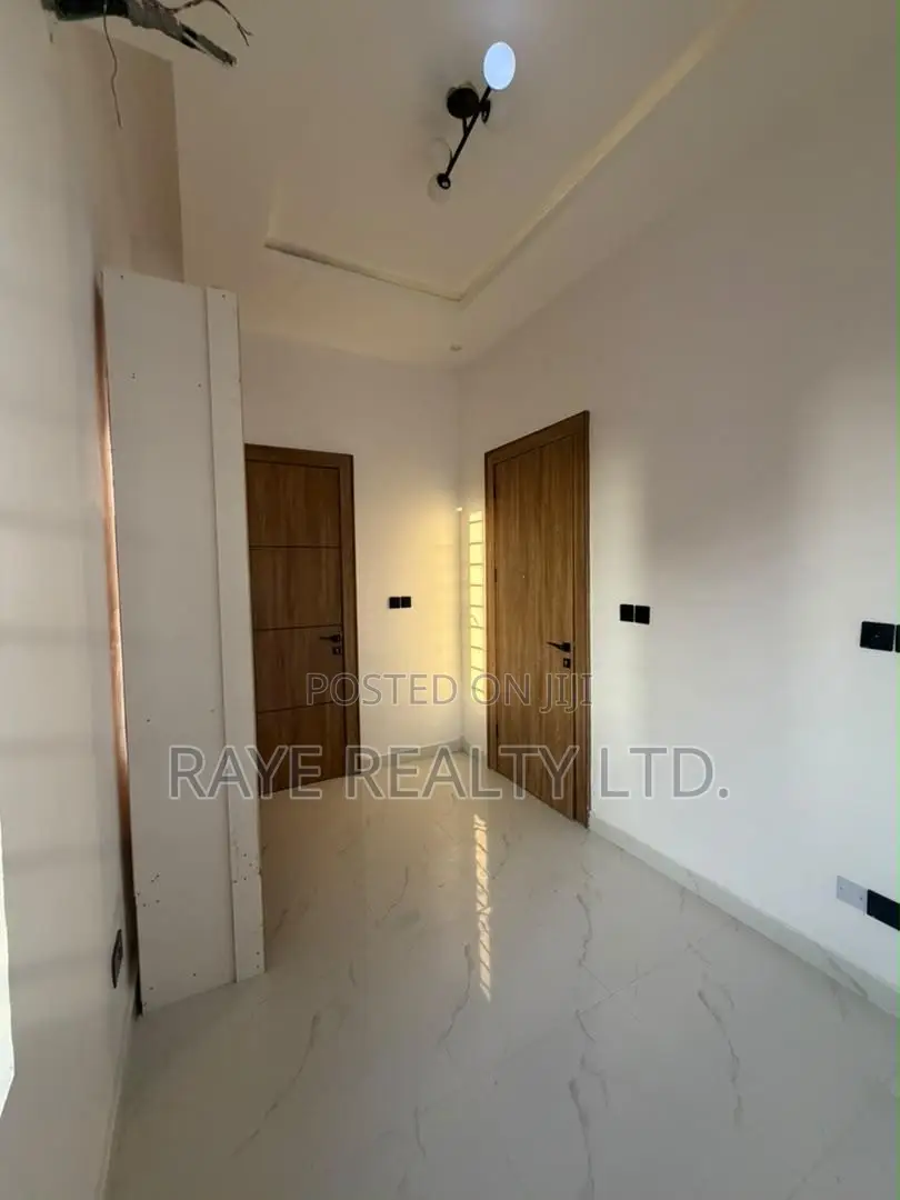 4bdrm Duplex in Adeniyi Jones for sale in Adeniyi Jones