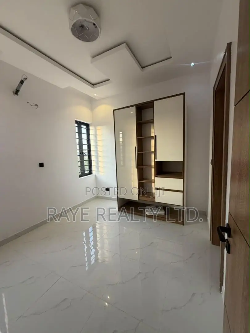 4bdrm Duplex in Adeniyi Jones for sale in Adeniyi Jones