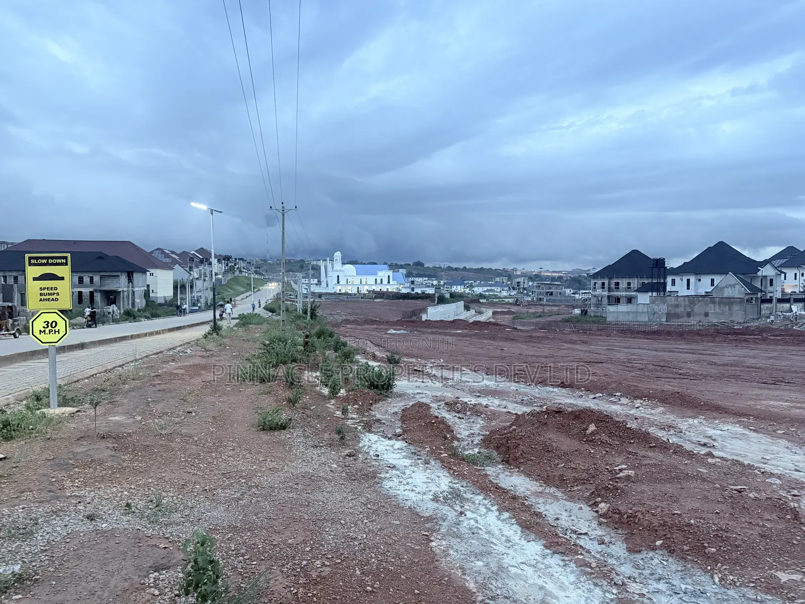 Distress Sale: 450sqm Land at Admiralty Estate Asokoro Abuja in Asokoro