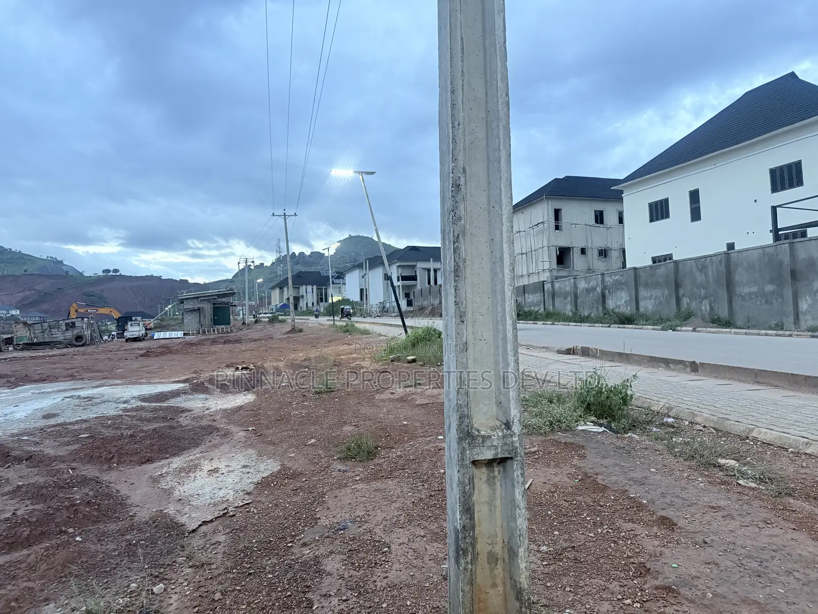 Distress Sale: 450sqm Land at Admiralty Estate Asokoro Abuja in Asokoro