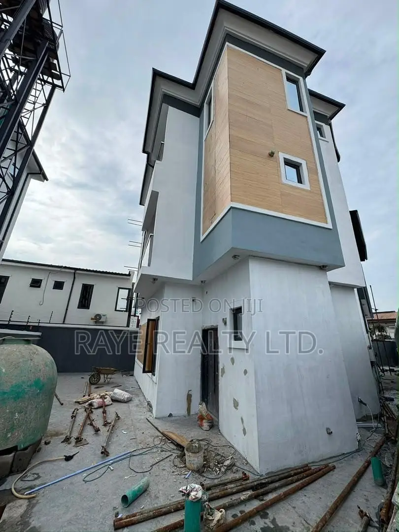 4bdrm Duplex in Gbagada for sale in Gbagada