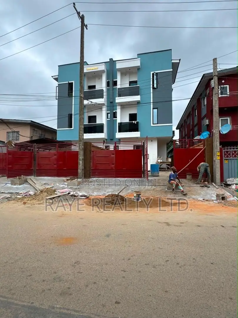4bdrm Duplex in Gbagada for sale in Gbagada