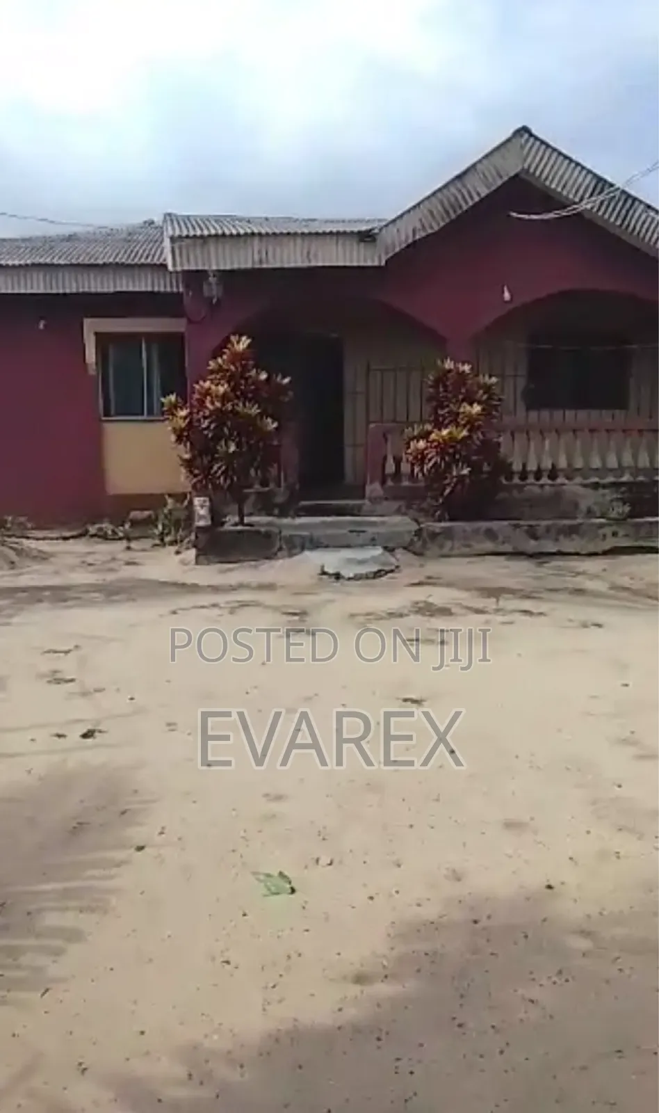 7bdrm Block of Flats in Iba / Ojo for sale in Iba / Ojo