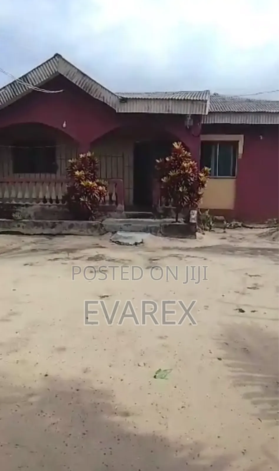 7bdrm Block of Flats in Iba / Ojo for sale in Iba / Ojo
