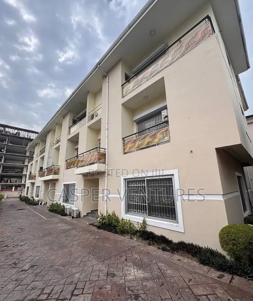 5bdrm Duplex in Banana Island for rent in Banana Island