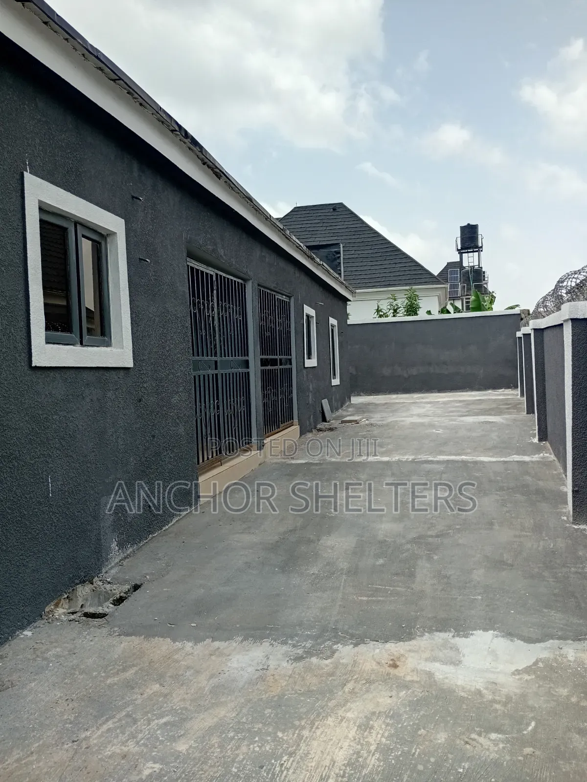 2bdrm Block of Flats in Along Airport Road, FHA for sale in FHA