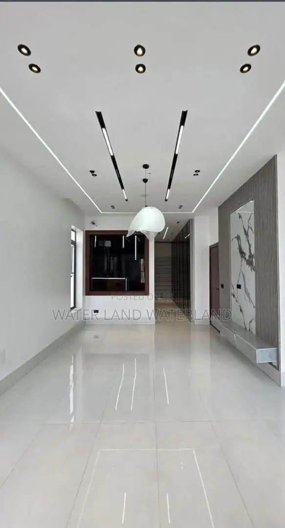 5bdrm Duplex in Lekki Palm City for sale in Off Lekki-Epe Expressway