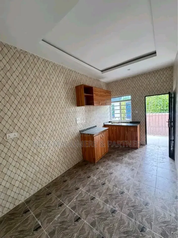 4bdrm Block of Flats in Ewat Housing Estate for sale in Uyo