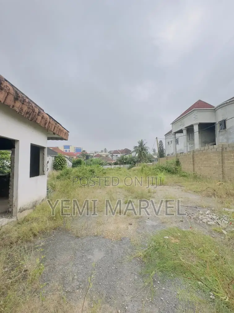 A Well Table Fenced and Gated 1000sqm at Engr Seyi Makinde Estate in Agodi