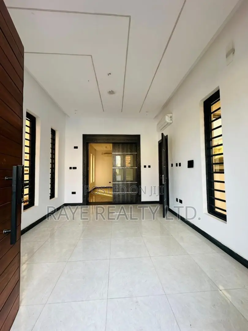 5bdrm House in Magodo Gra Phase 2 for sale in GRA Phase 2 Shangisha