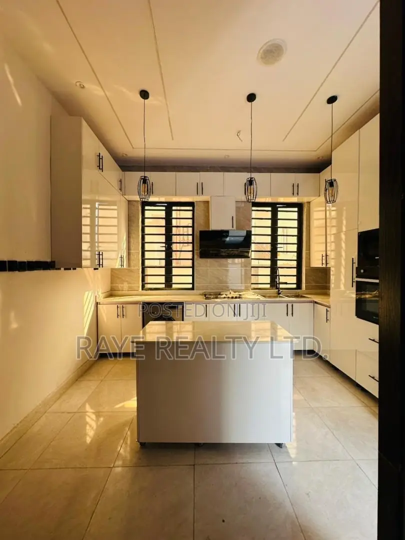 5bdrm House in Magodo Gra Phase 2 for sale in GRA Phase 2 Shangisha