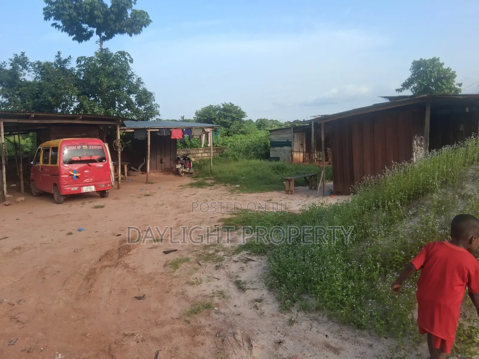 Urgent Sales Along Benin Abraka Tied Road in Benin City