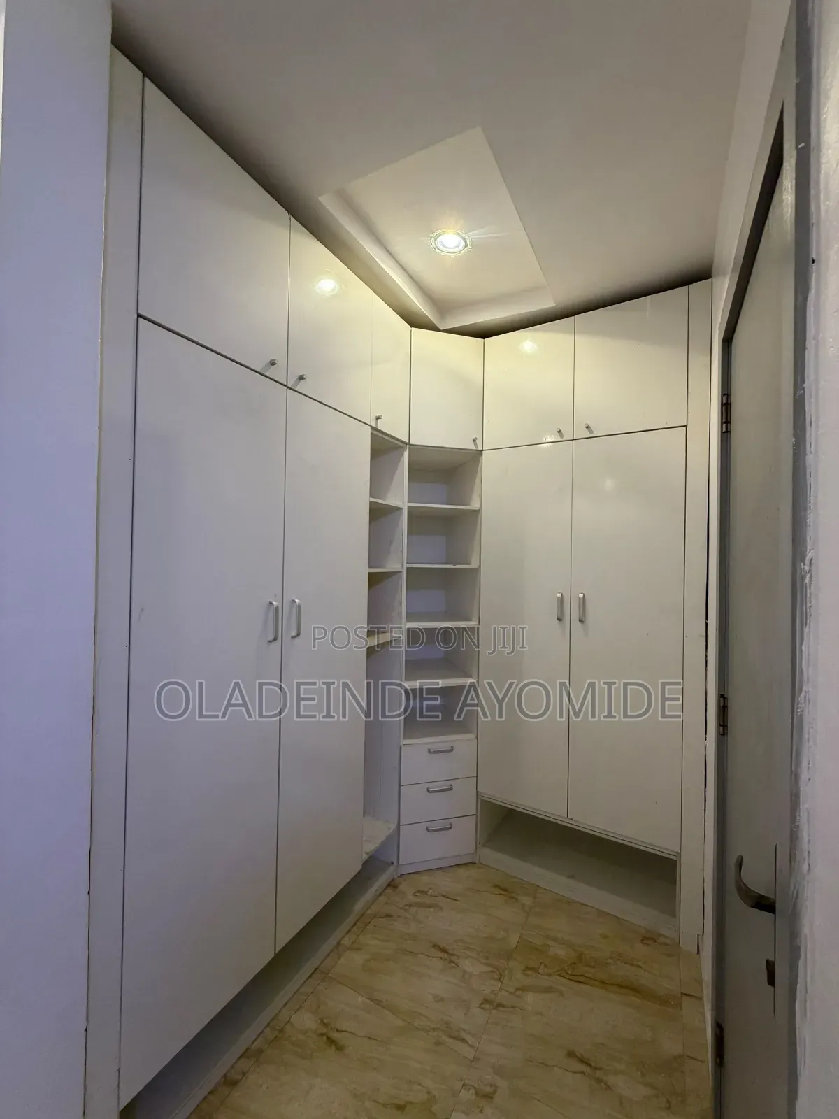 1bdrm Apartment in Royal Pine, Chevron for rent in Chevron