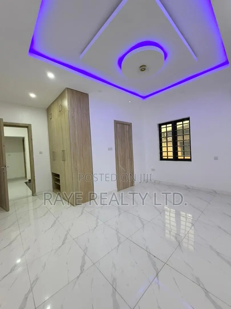 5bdrm Duplex in Magodo Gra Phase 2 for sale in GRA Phase 2 Shangisha