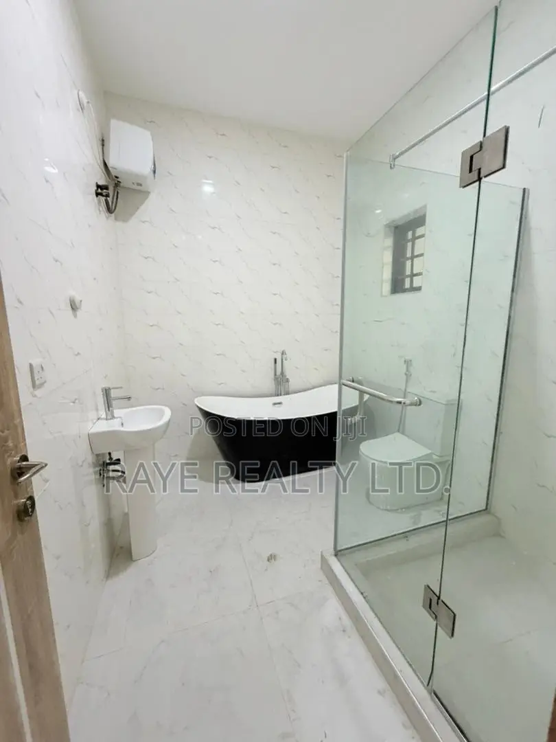 5bdrm Duplex in Magodo Gra Phase 2 for sale in GRA Phase 2 Shangisha