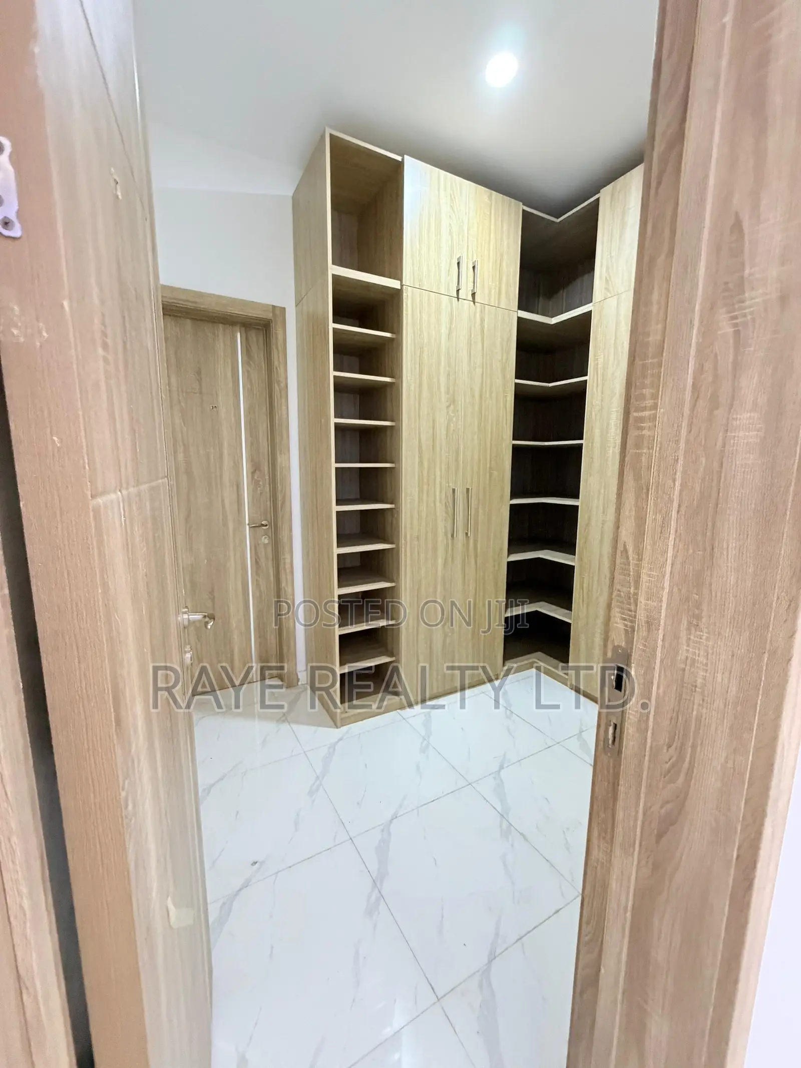 5bdrm Duplex in Magodo Gra Phase 2 for sale in GRA Phase 2 Shangisha