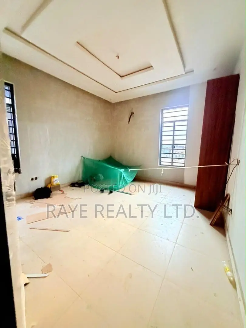 6bdrm Duplex in Magodo for sale in Magodo