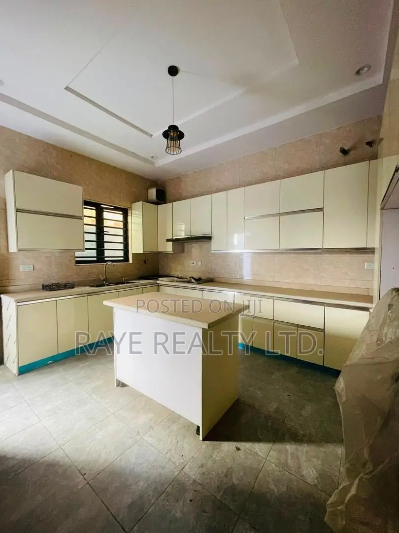 5bdrm Duplex in Magodo Gra Phase 2 for sale in GRA Phase 2 Shangisha