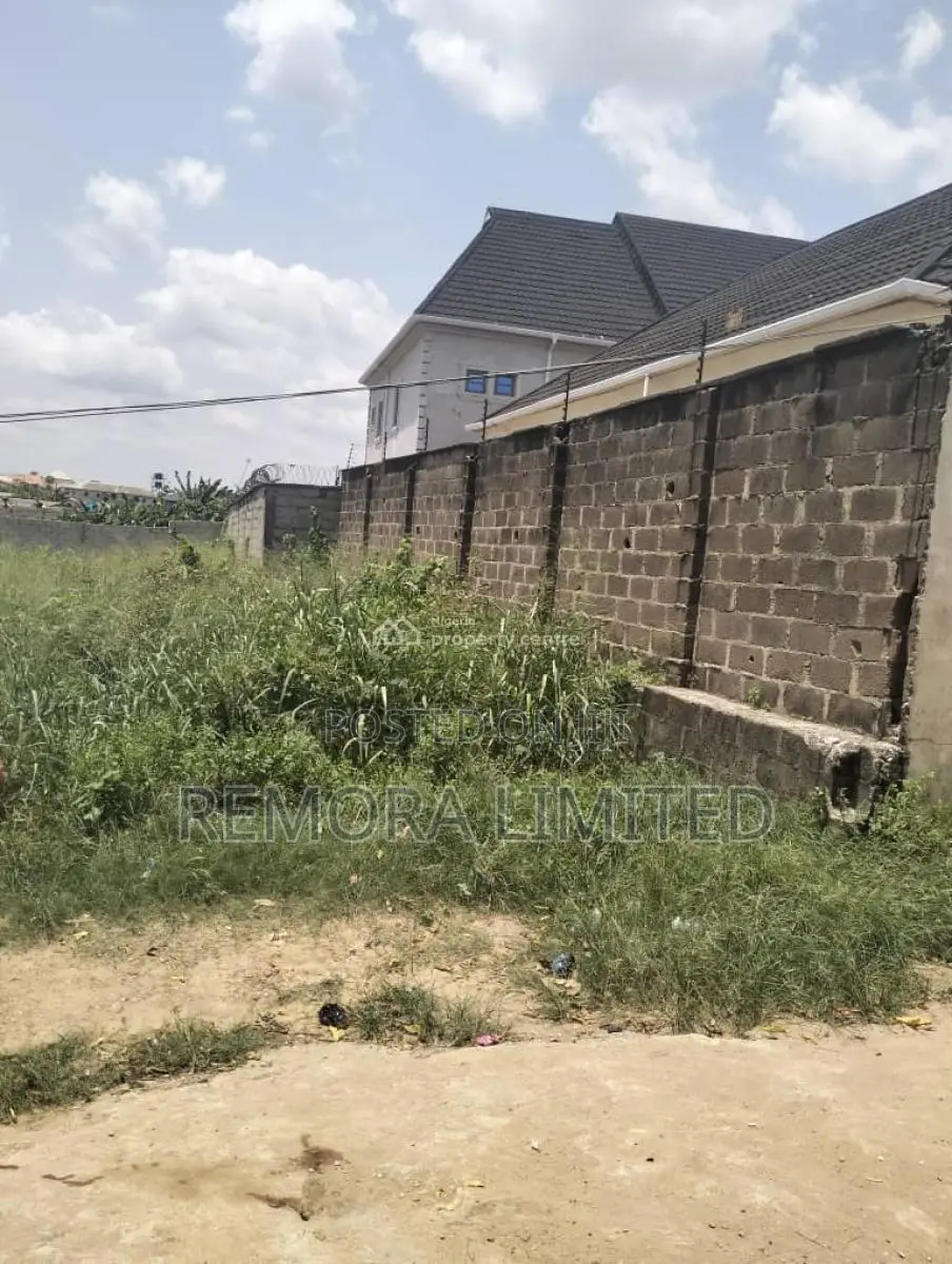 40FT by 140FT Land Fenced Round in Akesan