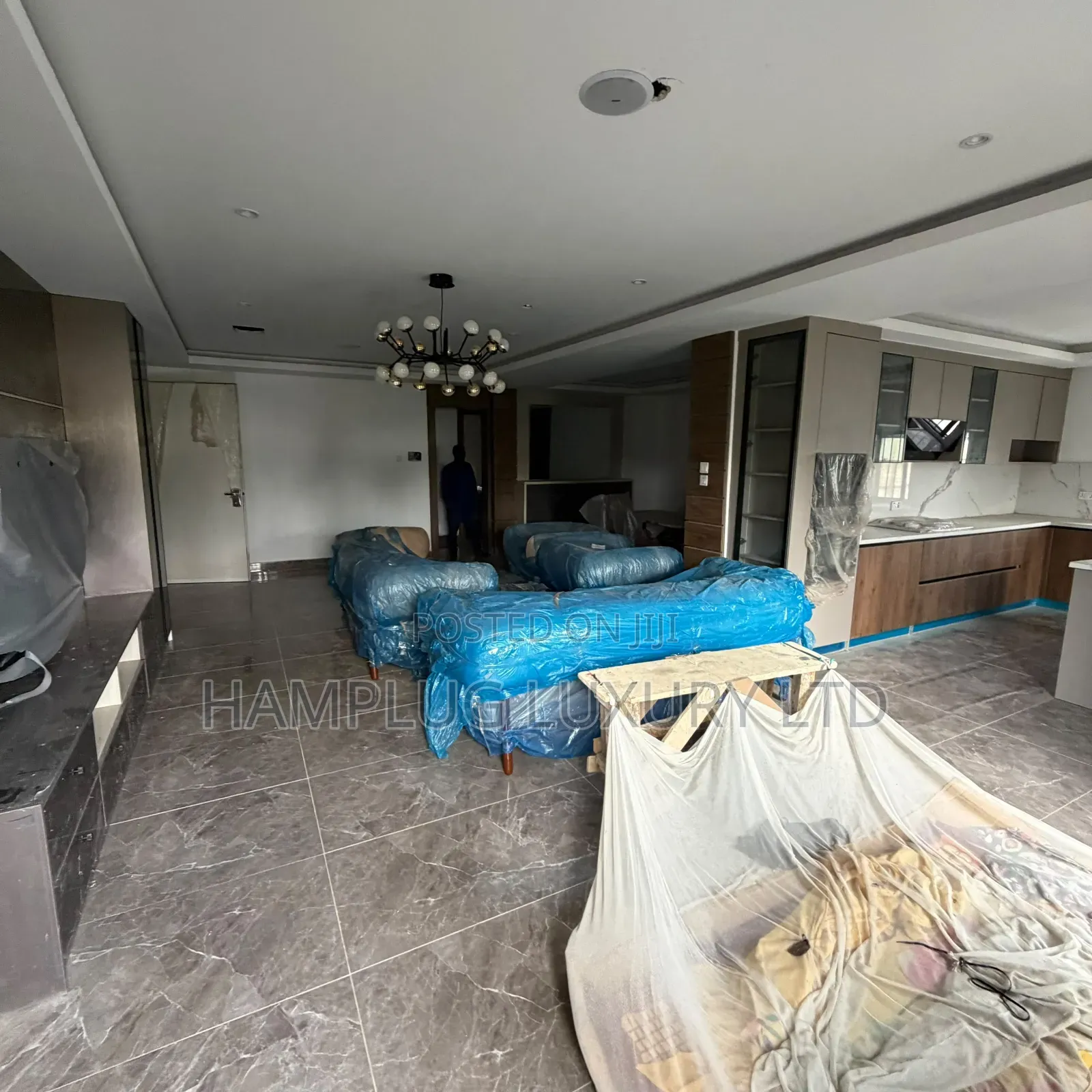 Furnished 3bdrm Block of Flats in Wuse Zone 4 for sale in Zone 4 / Wuse