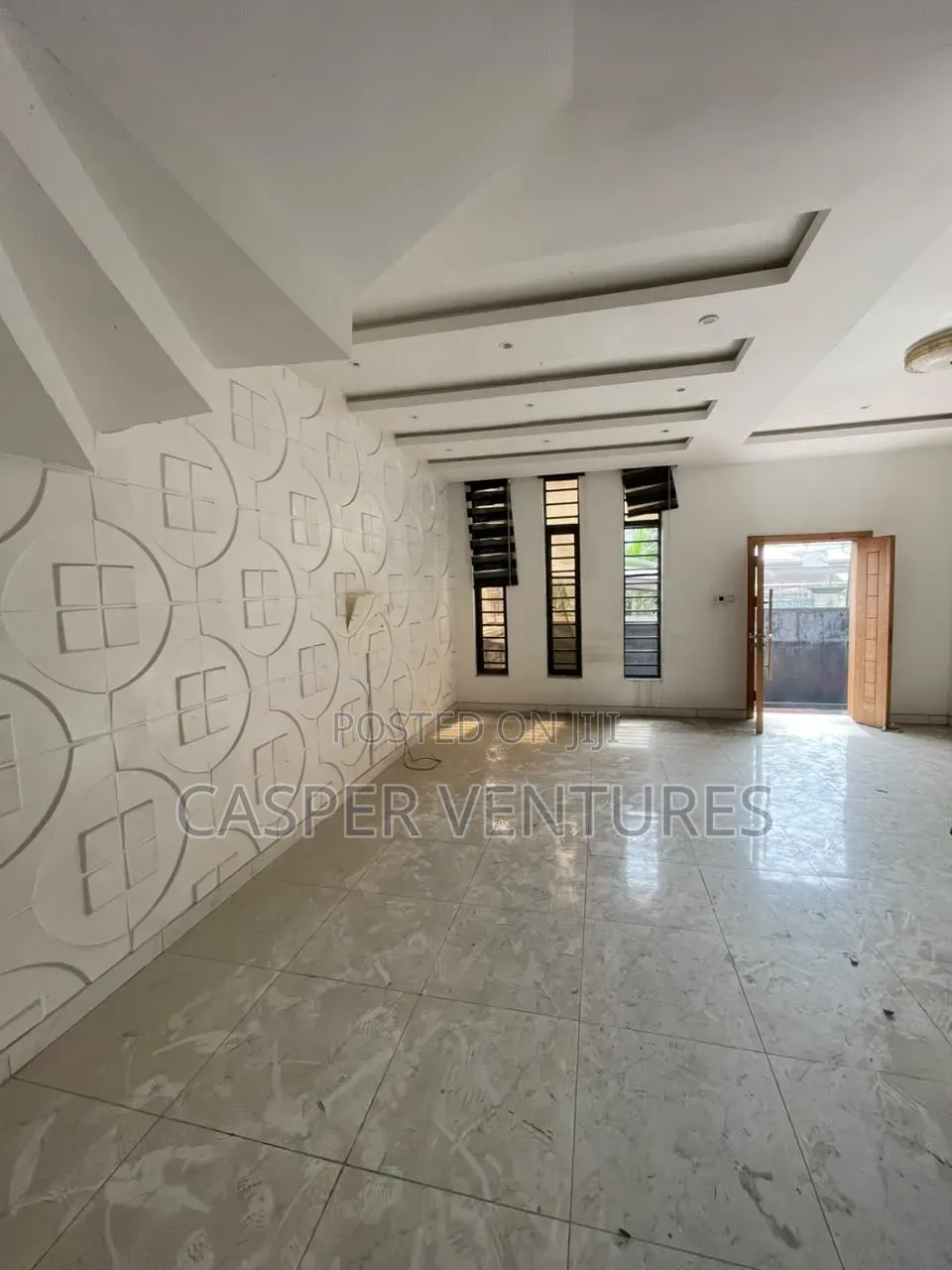 4bdrm Duplex in London for sale in Osapa london