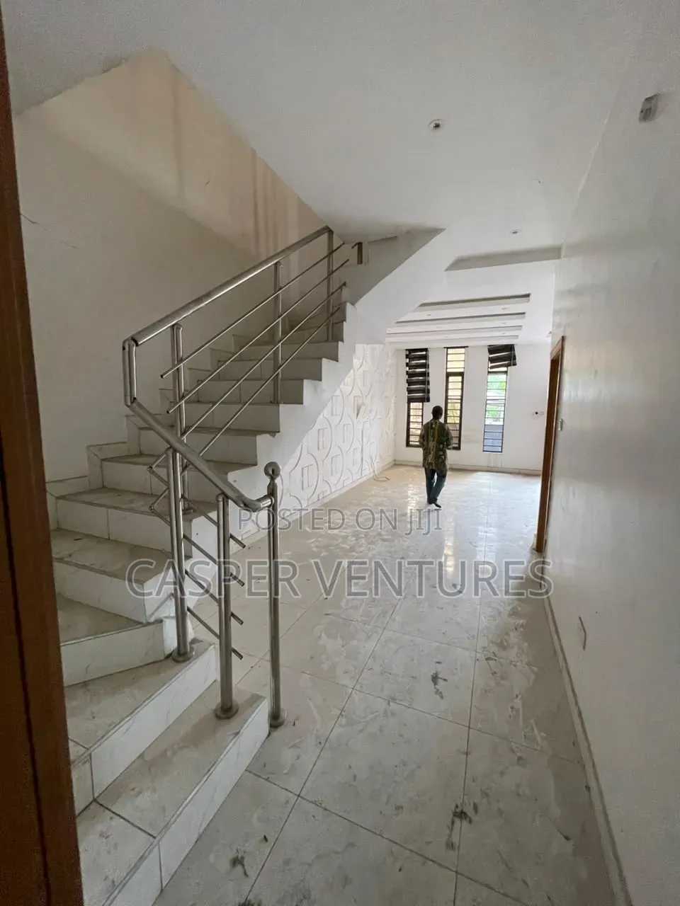 4bdrm Duplex in London for sale in Osapa london