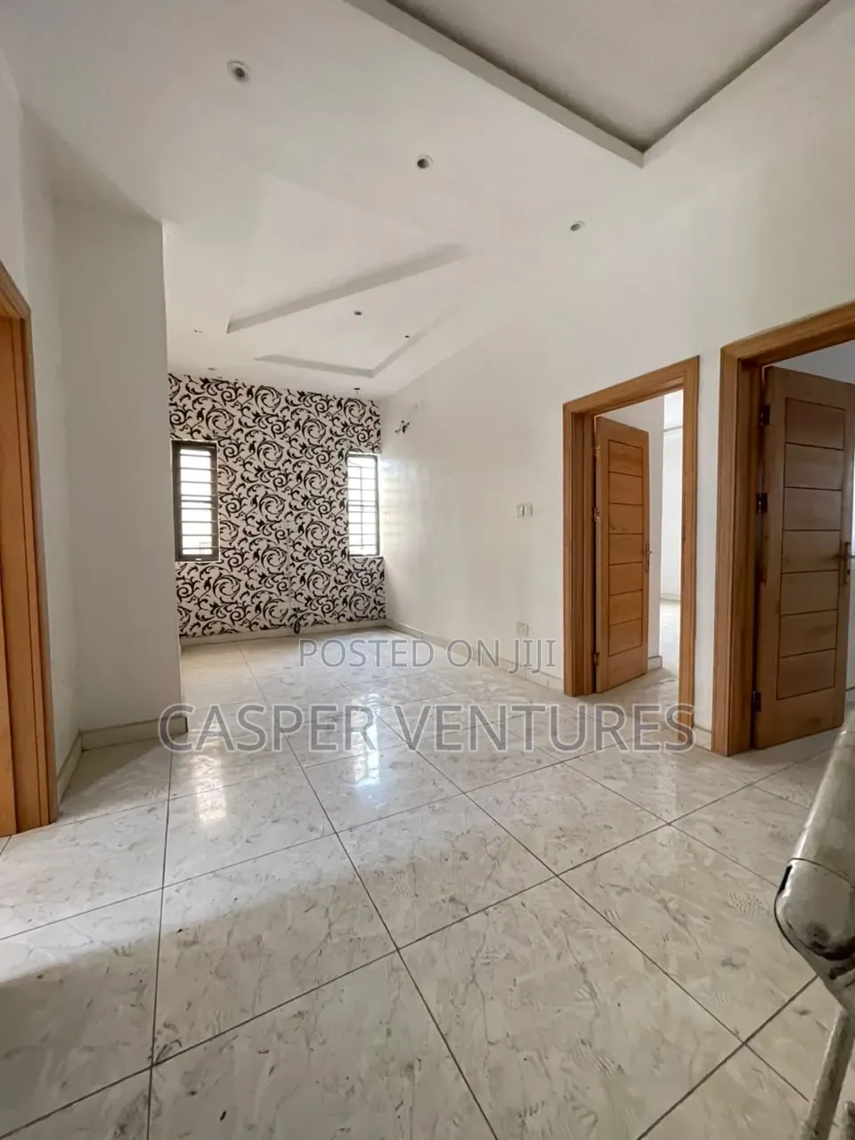 4bdrm Duplex in London for sale in Osapa london