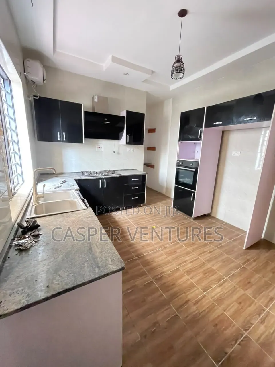 4bdrm Duplex in London for sale in Osapa london