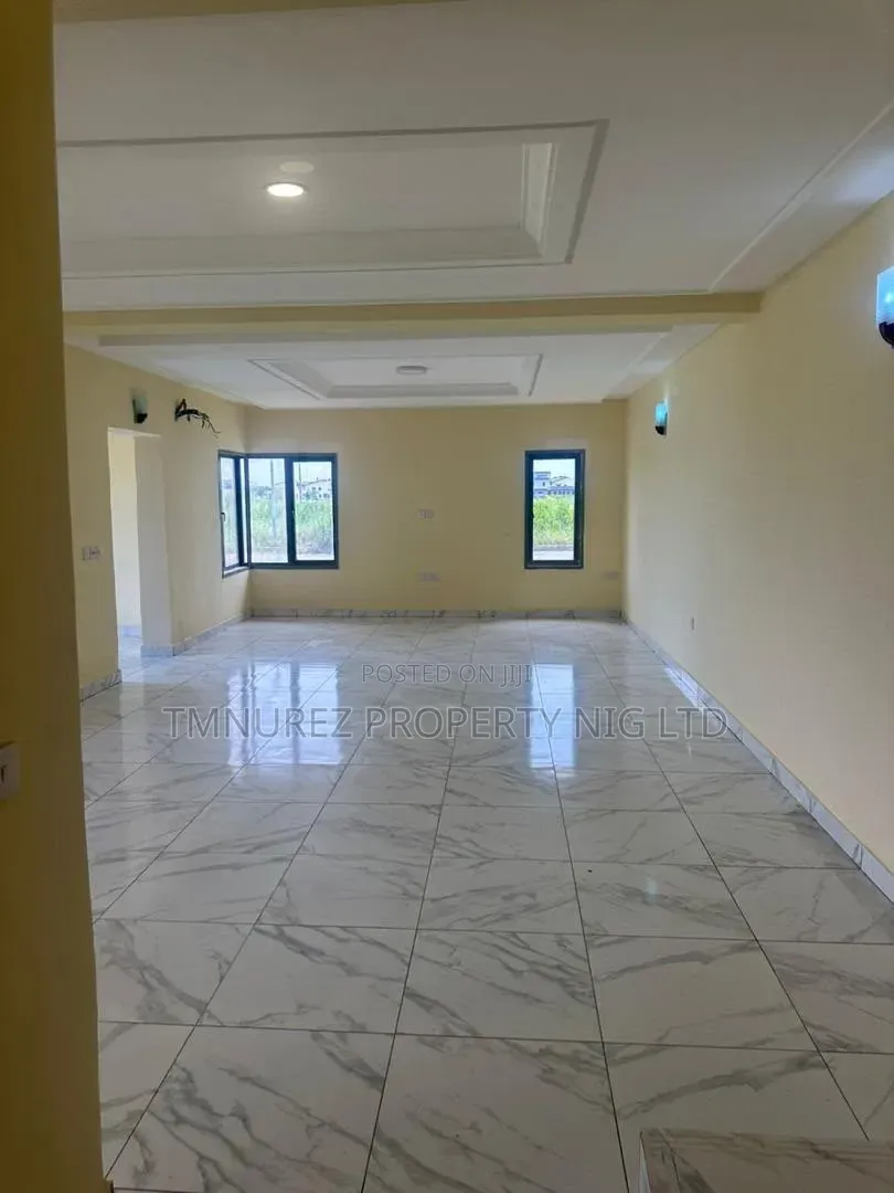 4bdrm Duplex in Ikota for rent in Ikota