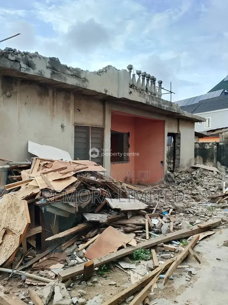 Residential Land With Demolishable Structure in Egbeda
