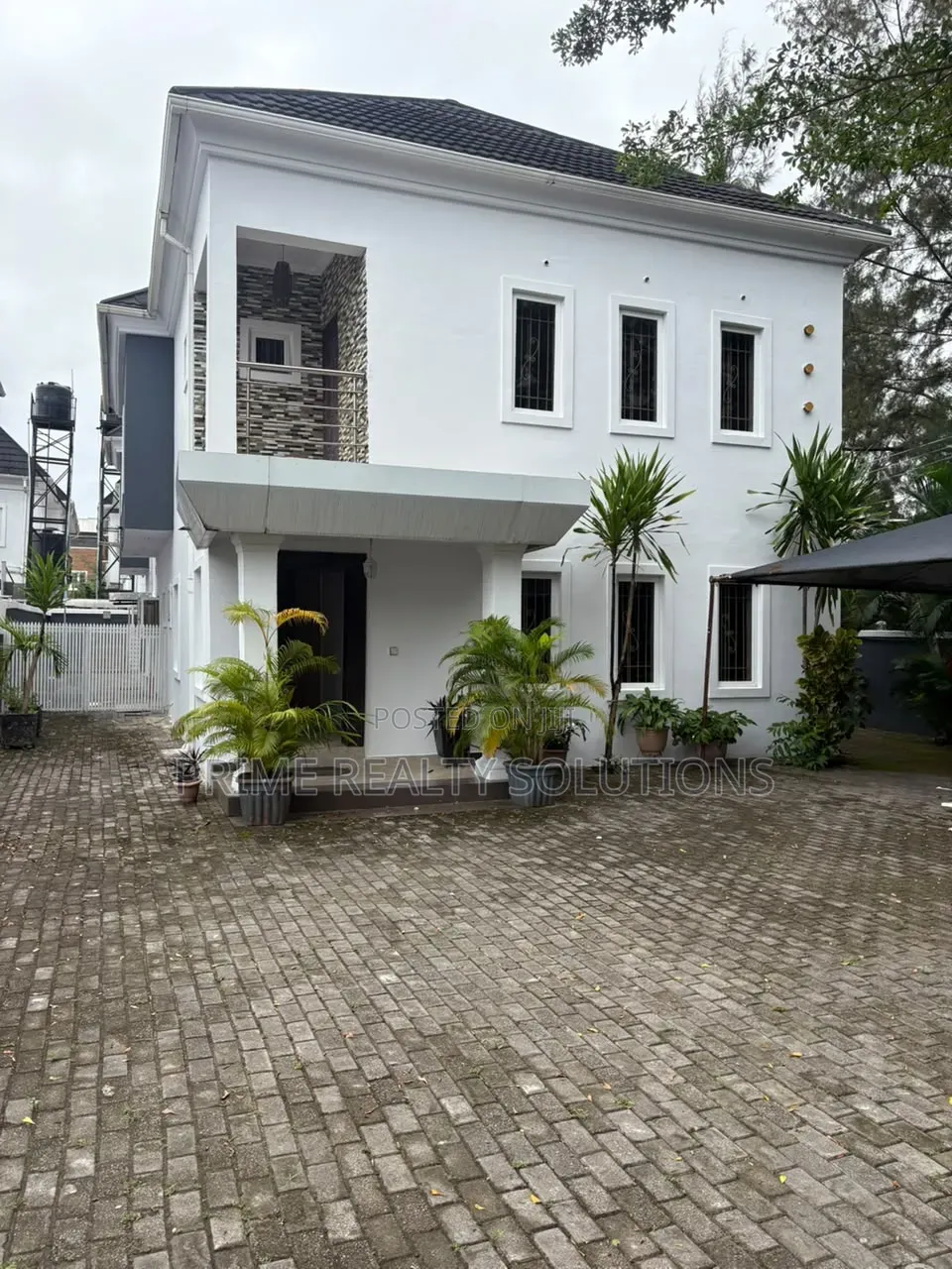 5bdrm Duplex in Ikota for rent in Ikota