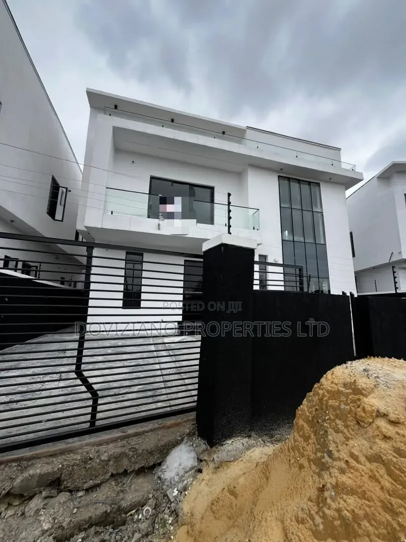 4bdrm Duplex in Sangotedo for sale in Sangotedo
