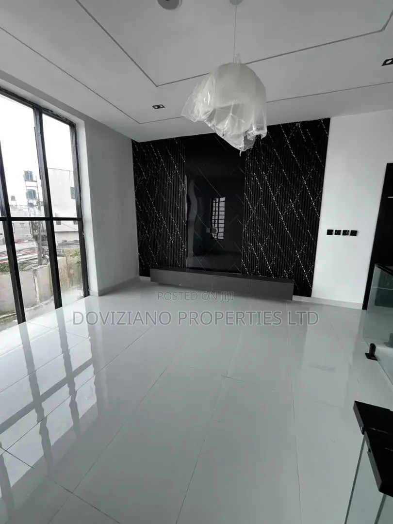 4bdrm Duplex in Sangotedo for sale in Sangotedo