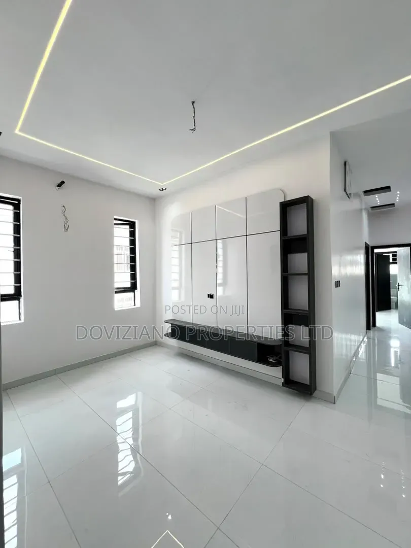 4bdrm Duplex in Sangotedo for sale in Sangotedo