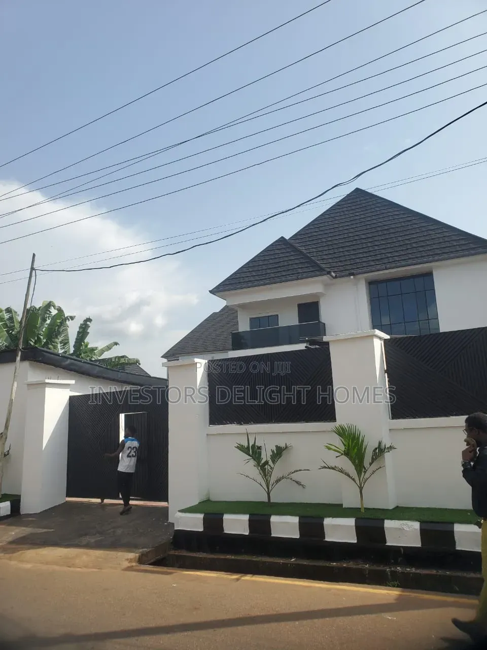 4bdrm Duplex in Oshimili North for sale in Oshimili North