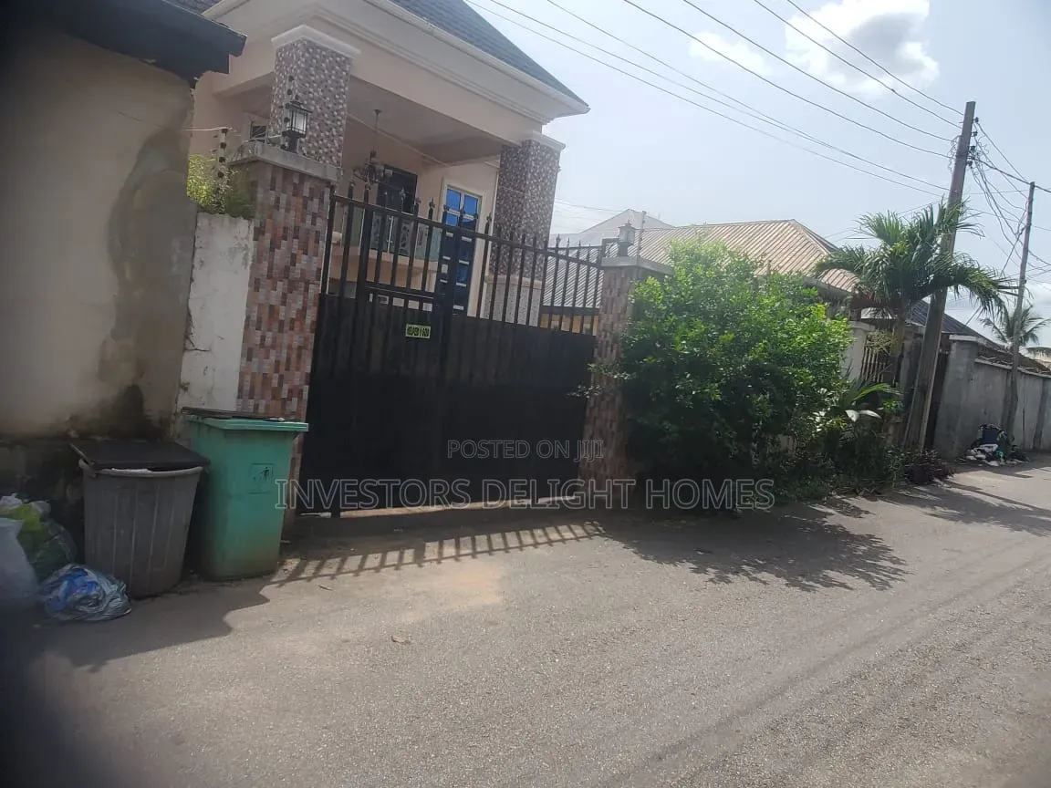 4bdrm Duplex in Oshimili North for sale in Oshimili North