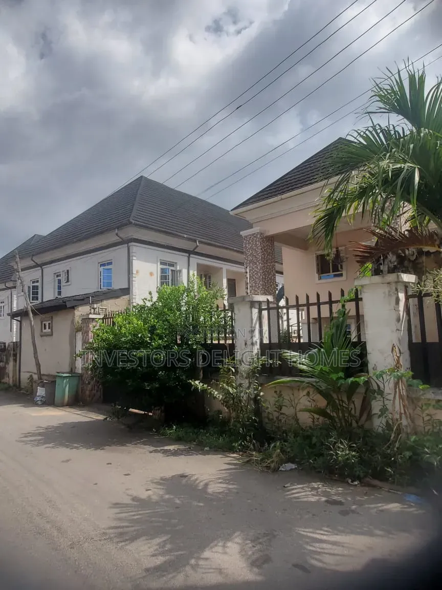 4bdrm Duplex in Oshimili North for sale in Oshimili North