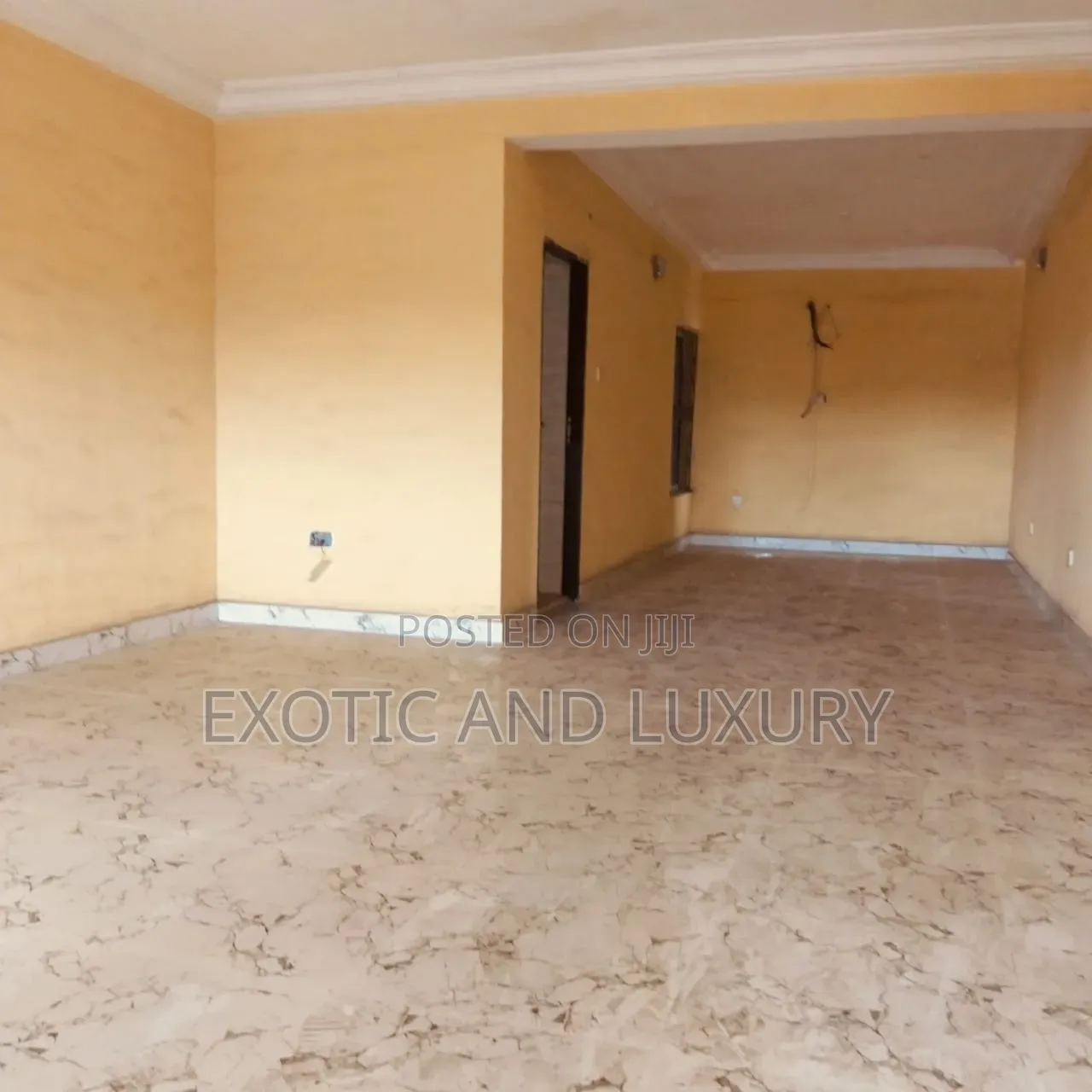 3bdrm Block of Flats in Brown Road, Aguda / Surulere for rent in Aguda / Surulere