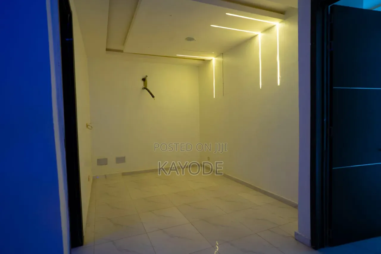 2bdrm Townhouse/Terrace in Lafiaji for sale in Lafiaji