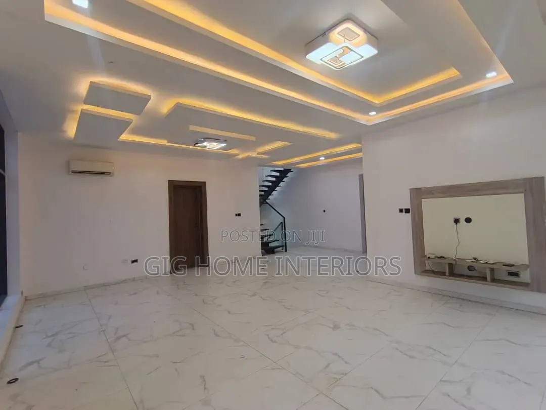 5bdrm Duplex in Estate, Lekki for rent in Lekki