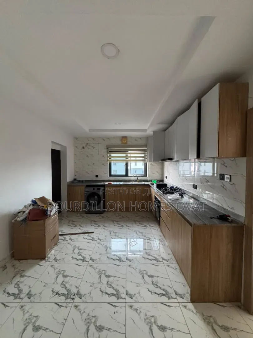 2bdrm Apartment in Lekki Phase 1 for rent in Lekki Phase 1