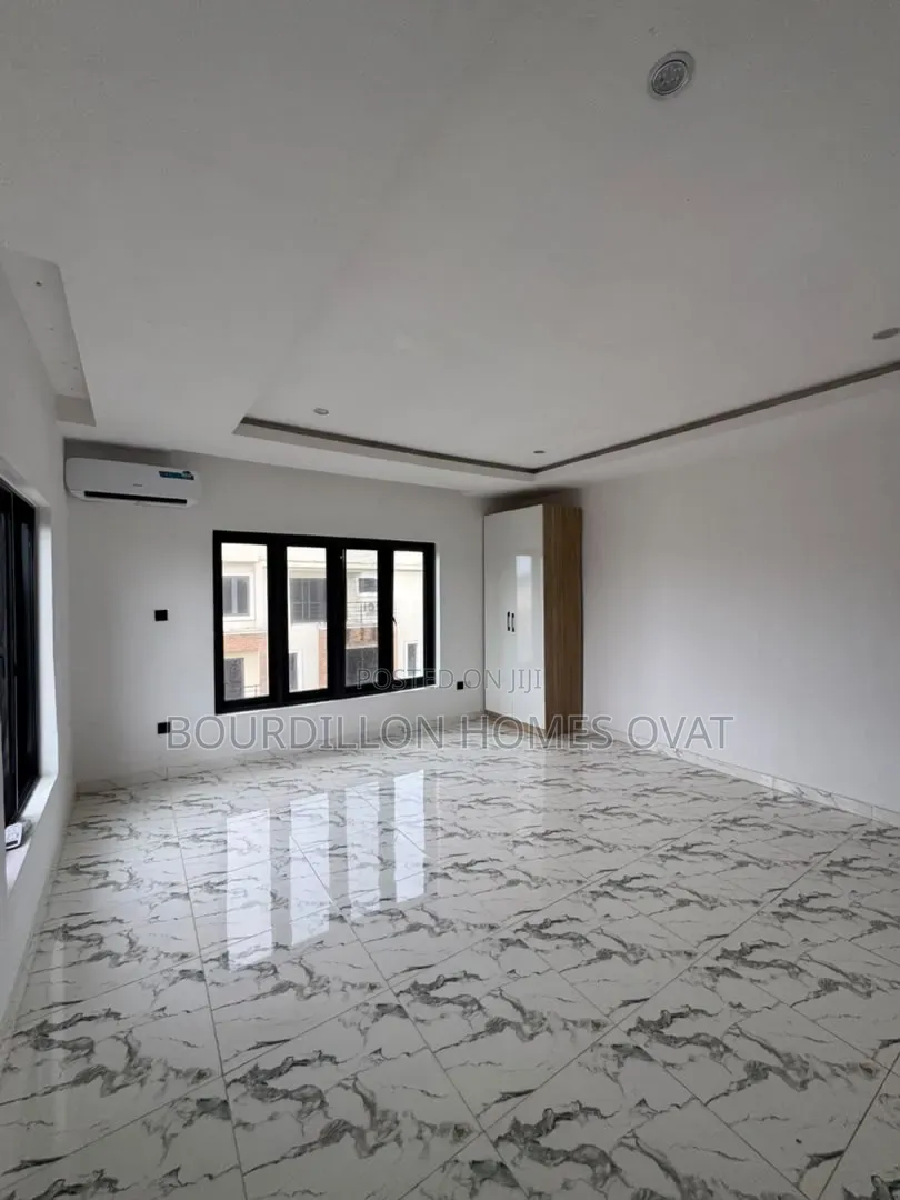 2bdrm Apartment in Lekki Phase 1 for rent in Lekki Phase 1