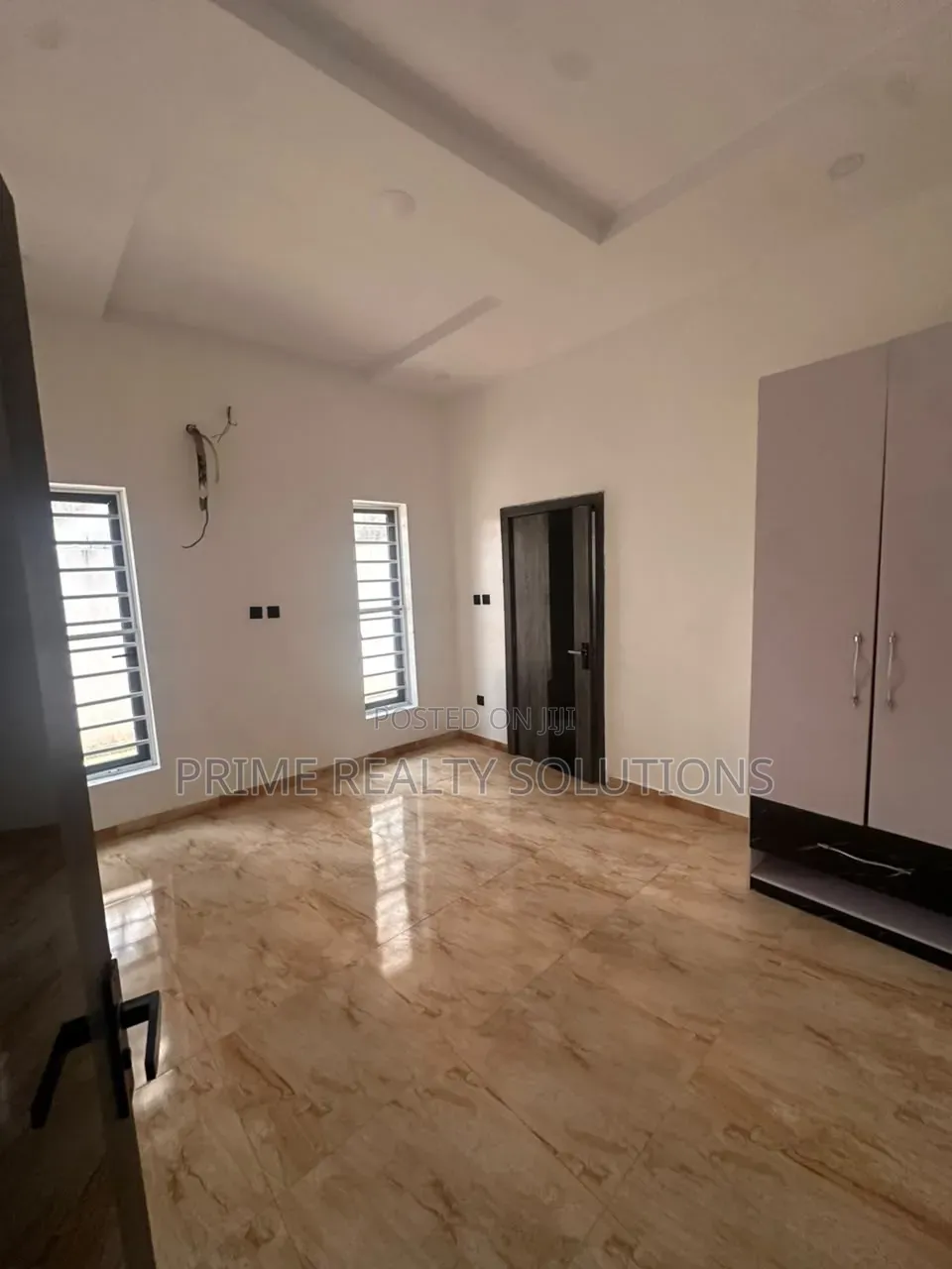4bdrm Duplex in Idado for sale in Idado