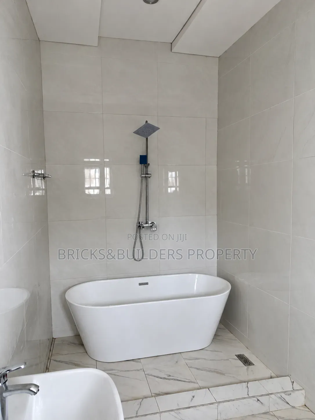 5bdrm Duplex in Guzape District for sale in Guzape District