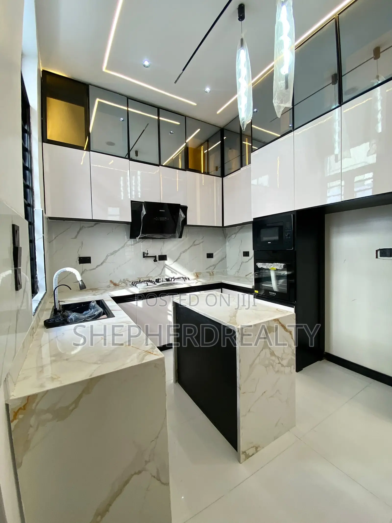4bdrm Duplex in Ikota for sale in Ikota