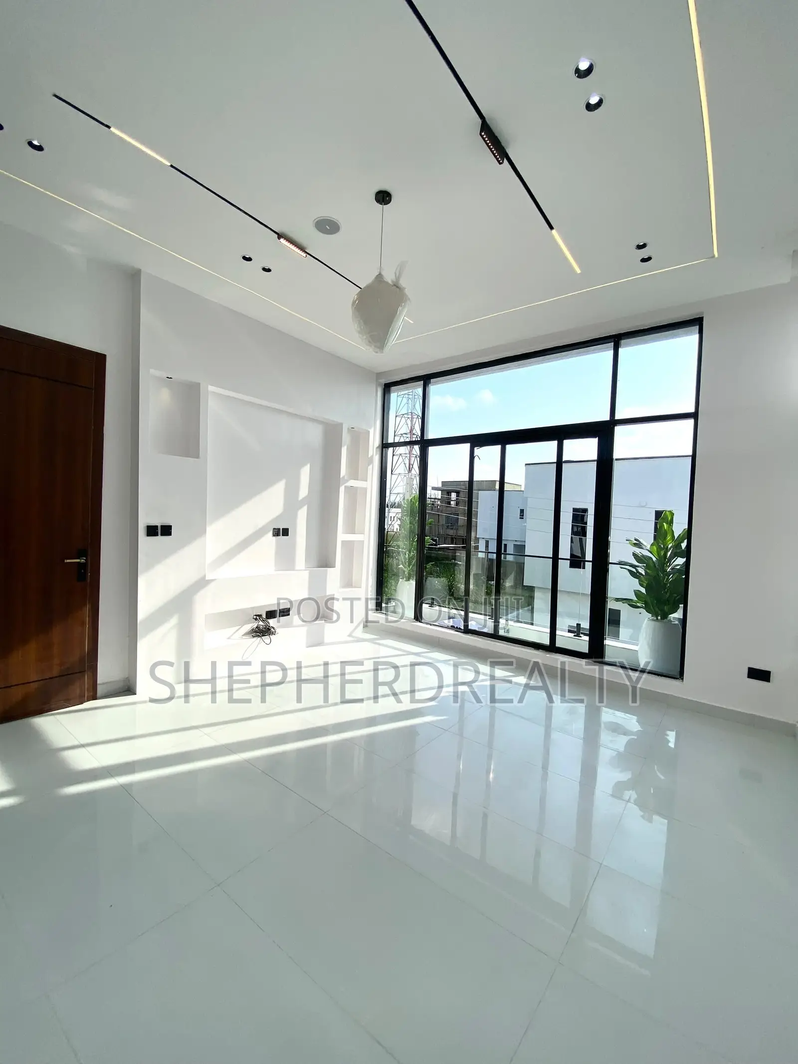 4bdrm Duplex in Ikota for sale in Ikota