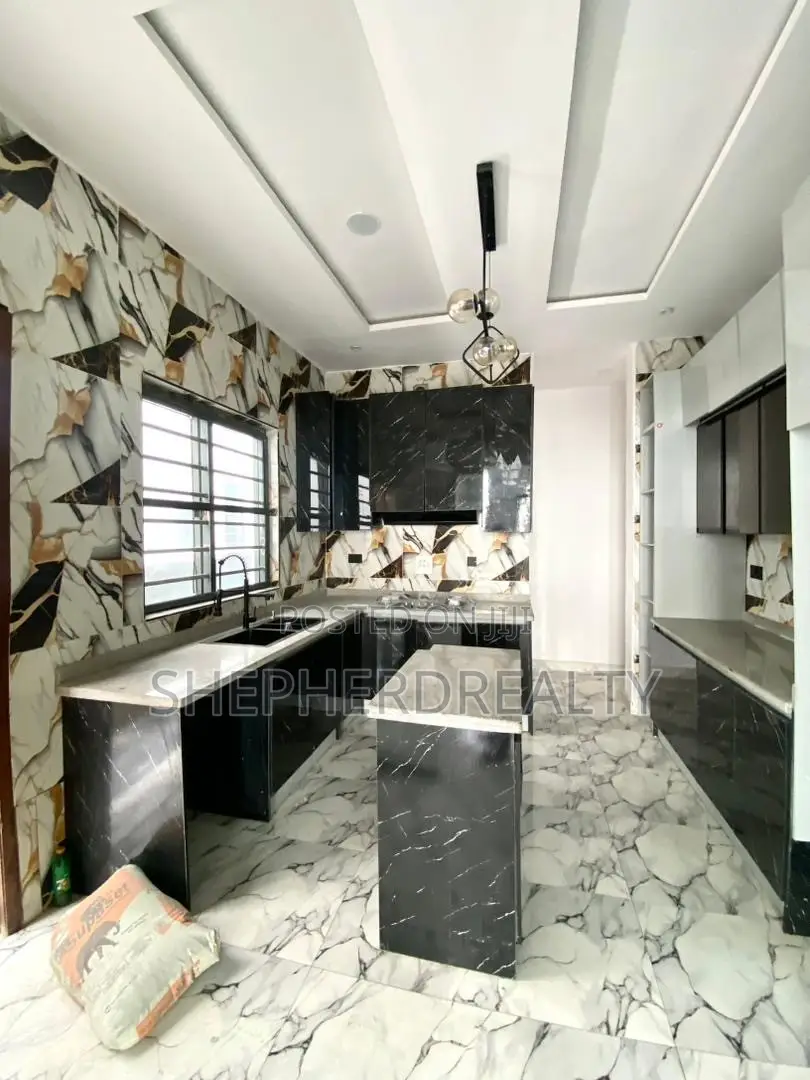 4bdrm Duplex in Lekki for sale in Lekki