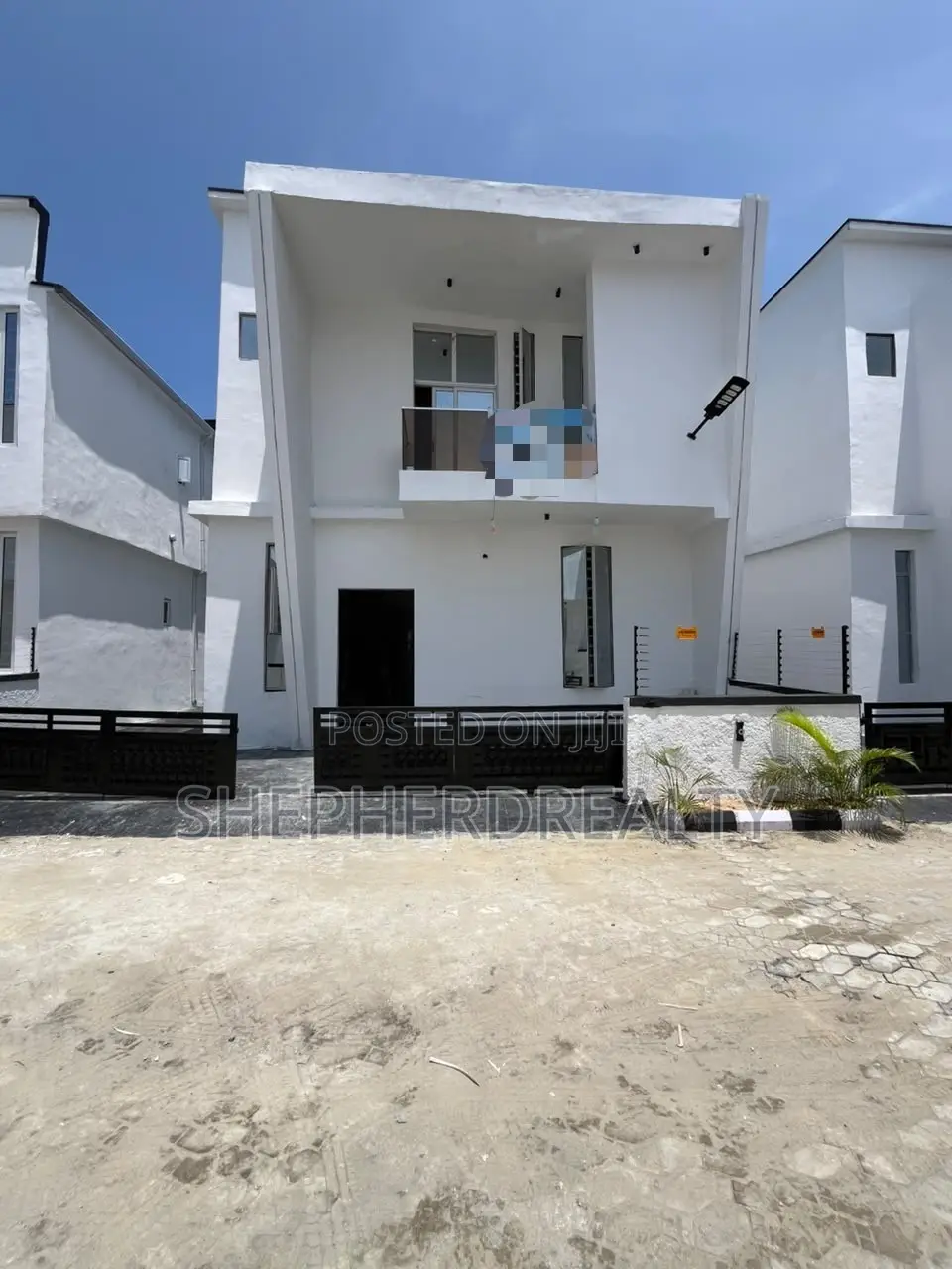 4bdrm Duplex in Ikota for sale in Ikota