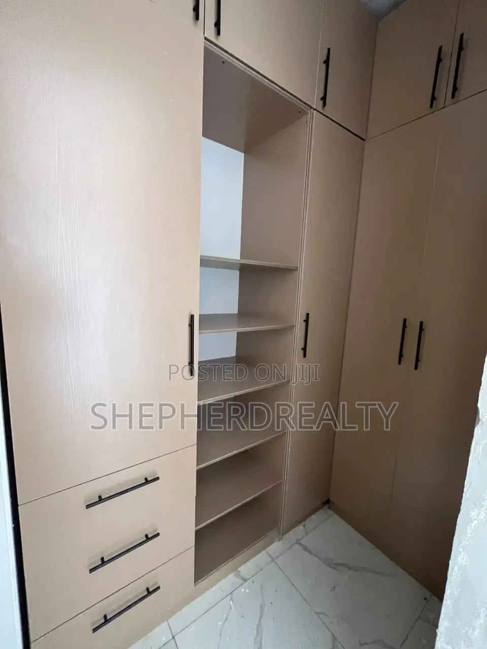 4bdrm Duplex in Ikota for sale in Ikota