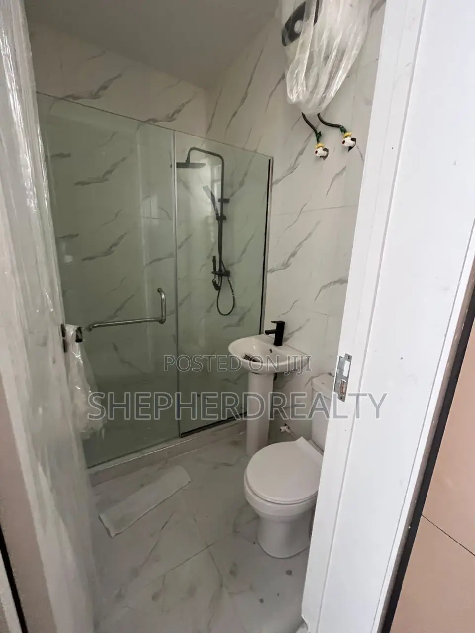 4bdrm Duplex in Ikota for sale in Ikota